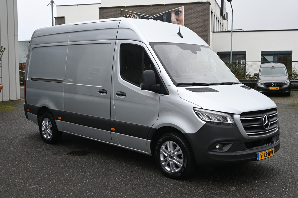 Mercedes-Benz Sprinter 9