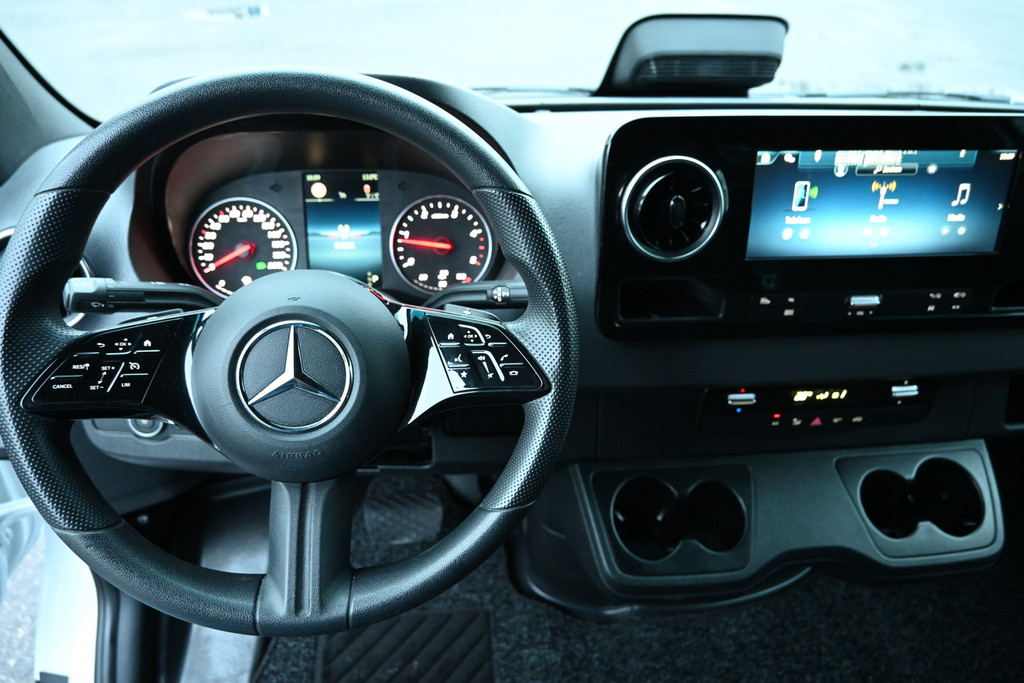 Mercedes-Benz Sprinter 12