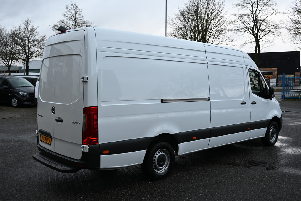 Mercedes-Benz Sprinter 2