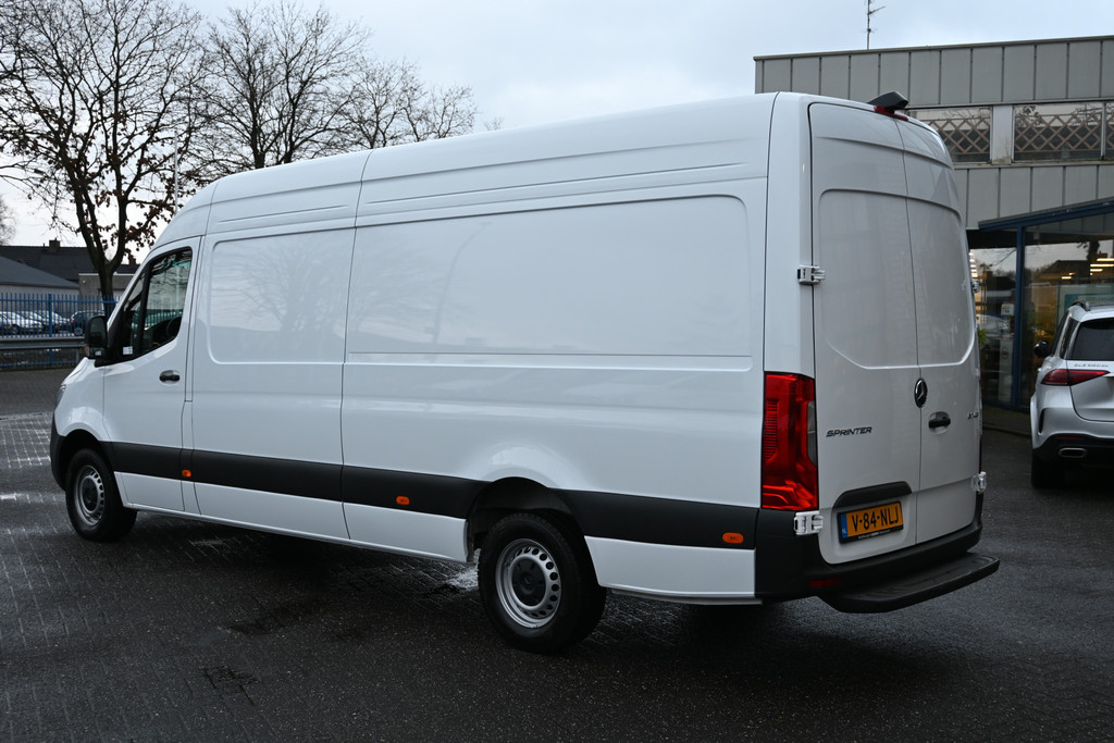 Mercedes-Benz Sprinter 8