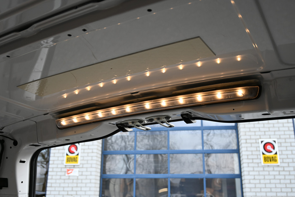 Mercedes-Benz Vito 12