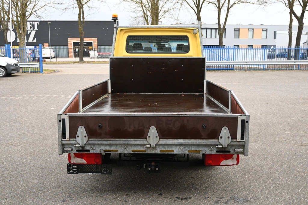 Mercedes-Benz Sprinter 11