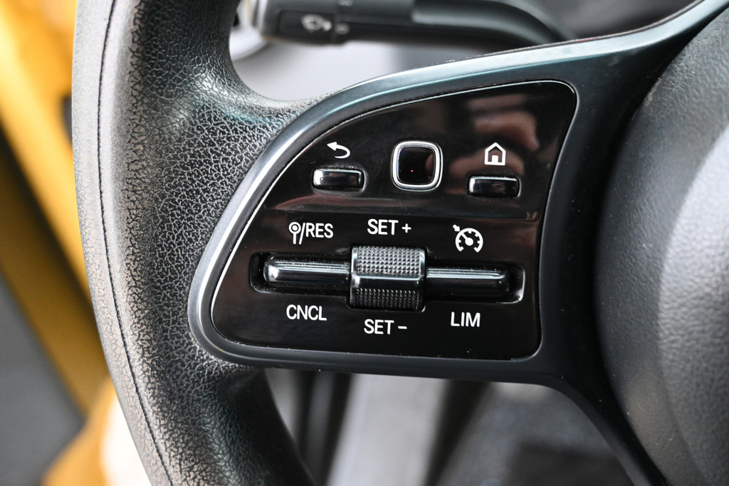 Mercedes-Benz Sprinter 11