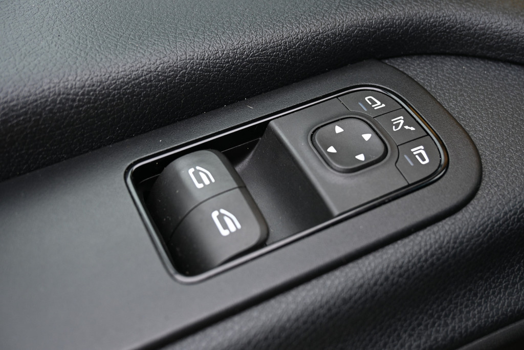 Mercedes-Benz Sprinter 12