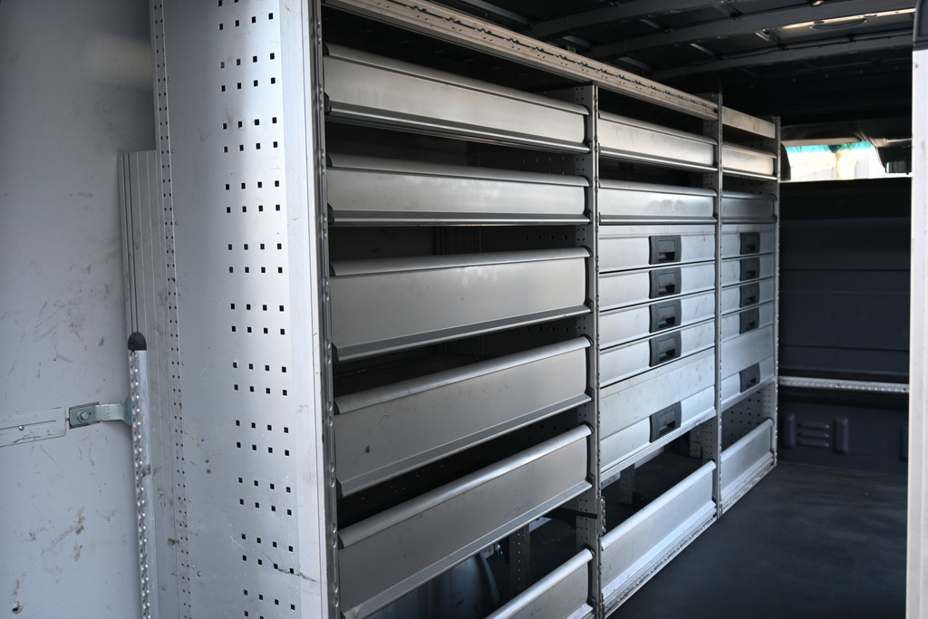 Mercedes-Benz Sprinter 12