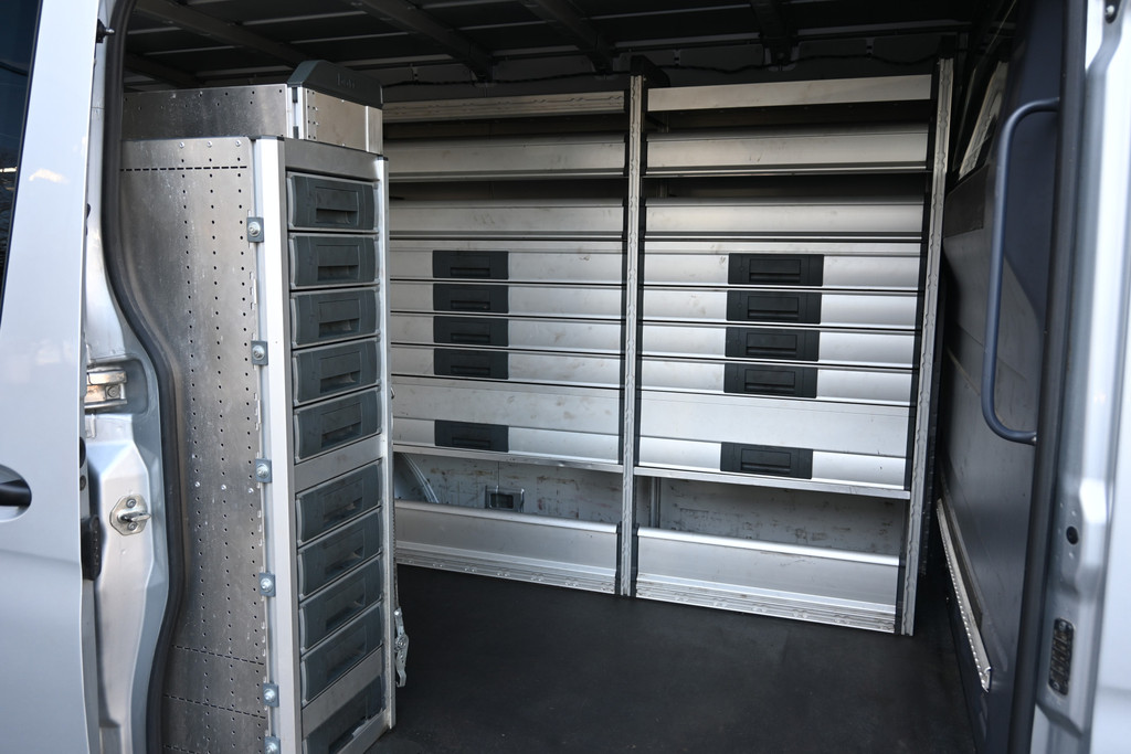 Mercedes-Benz Sprinter 4