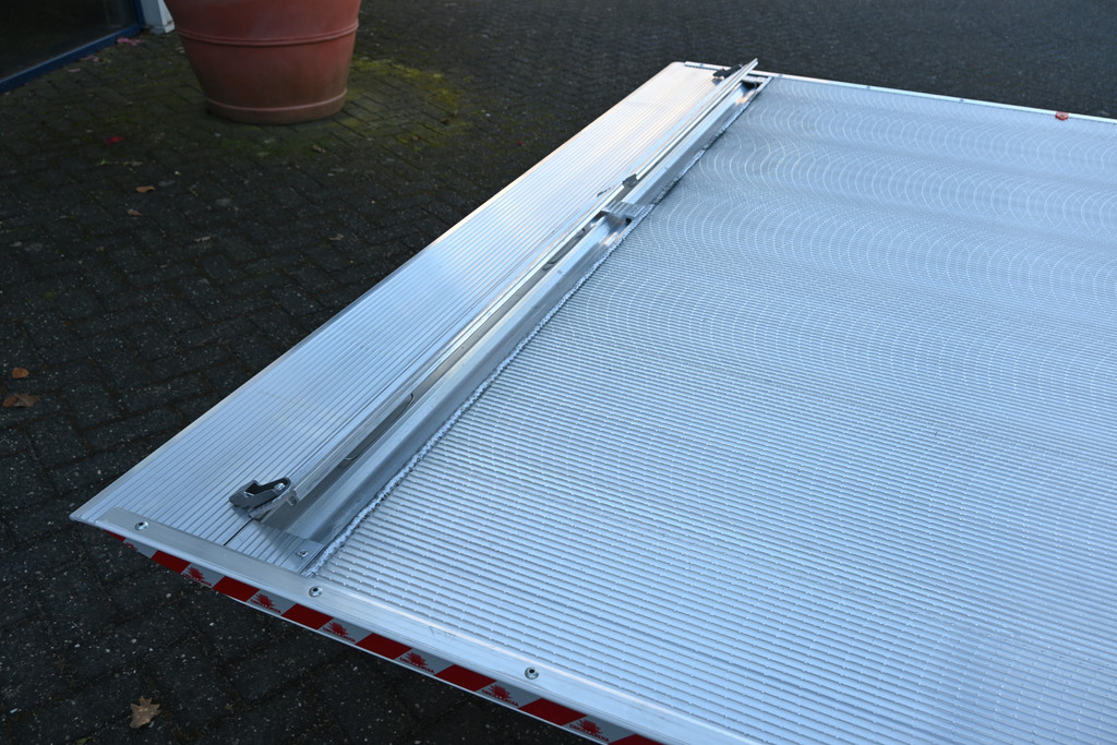 Mercedes-Benz Sprinter 12