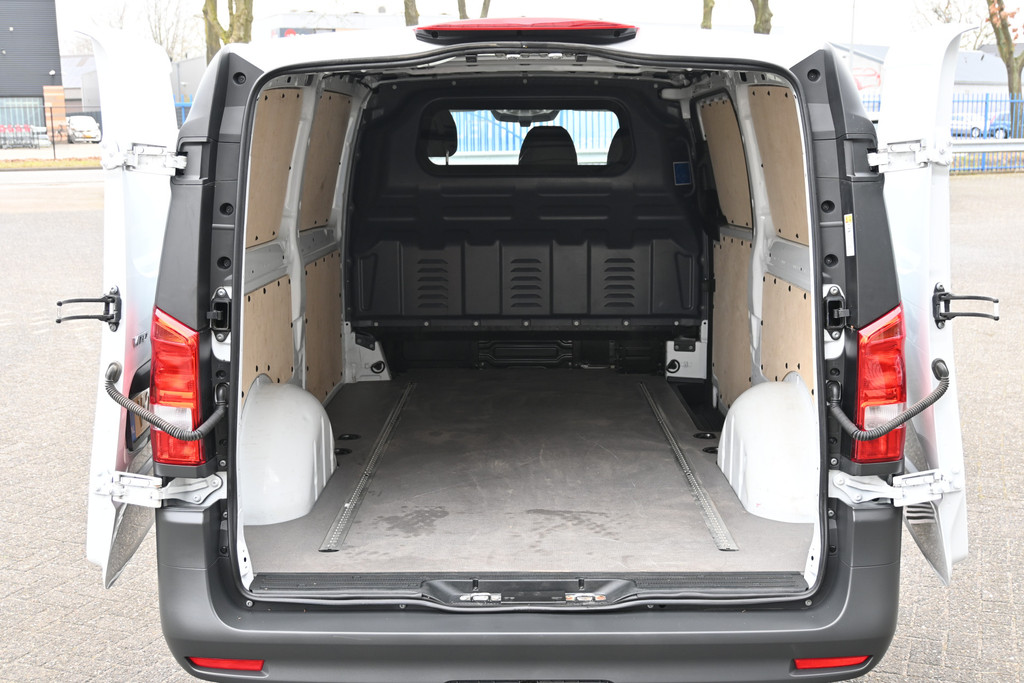 Mercedes-Benz Vito 11
