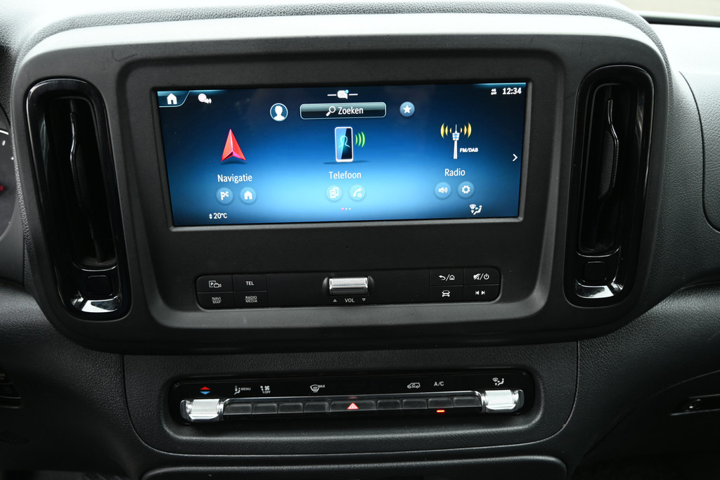 Mercedes-Benz Vito 4