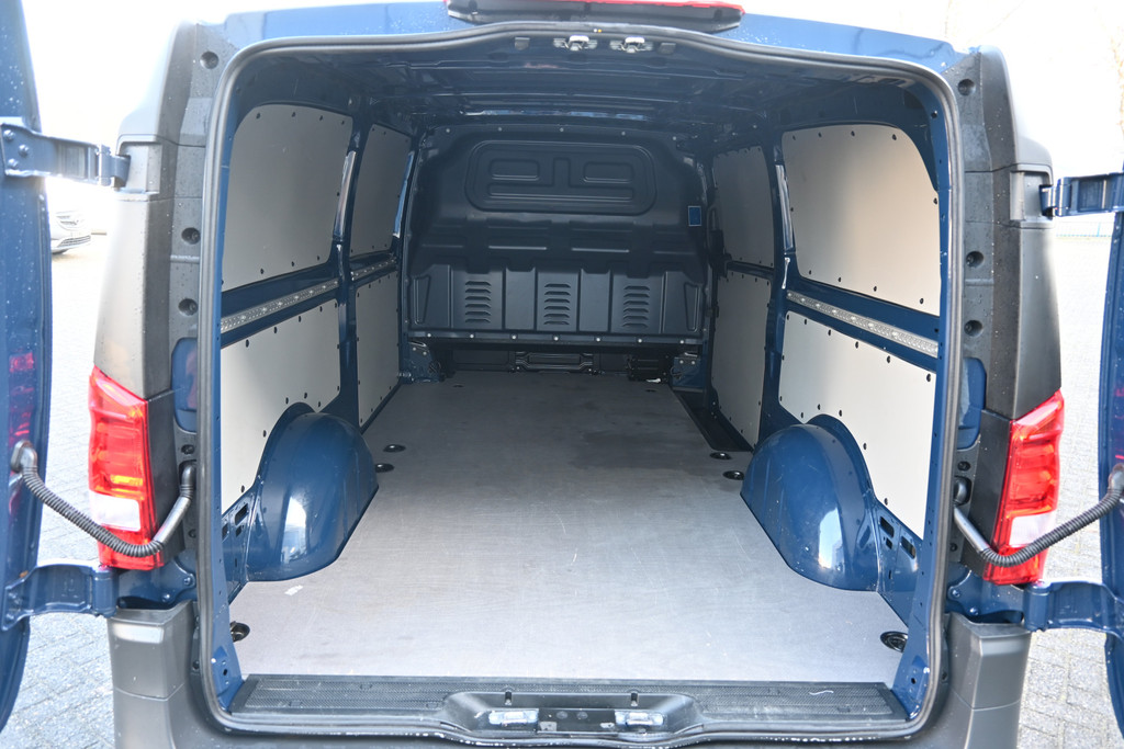 Mercedes-Benz Vito 7