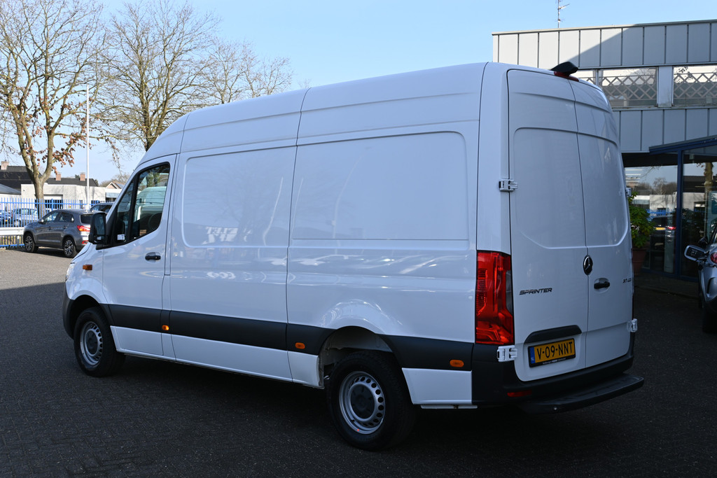 Mercedes-Benz Sprinter 10
