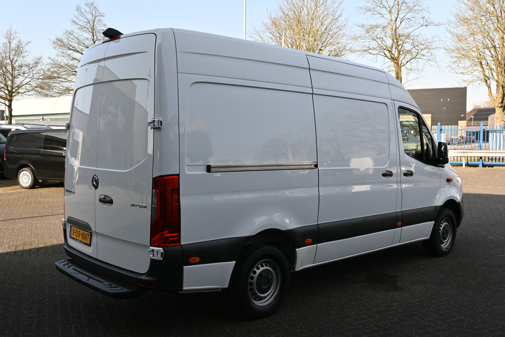 Mercedes-Benz Sprinter 2
