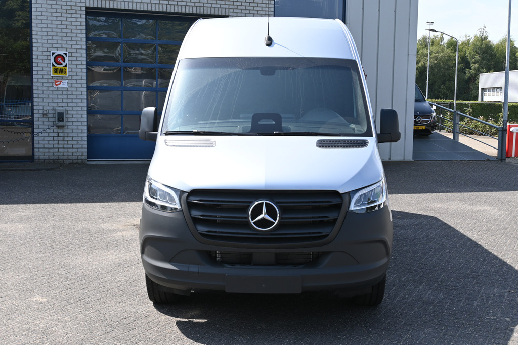 Mercedes-Benz Sprinter 1