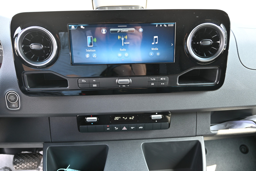 Mercedes-Benz Sprinter 4