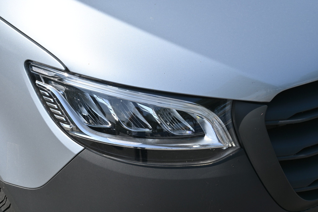 Mercedes-Benz Sprinter 8