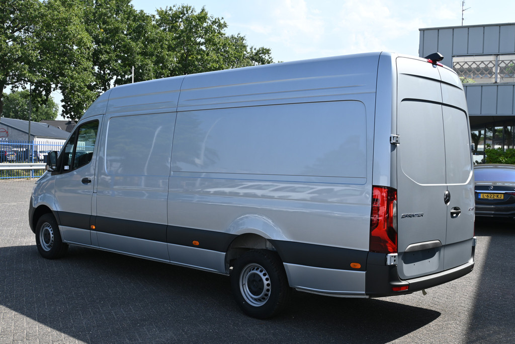 Mercedes-Benz Sprinter 9