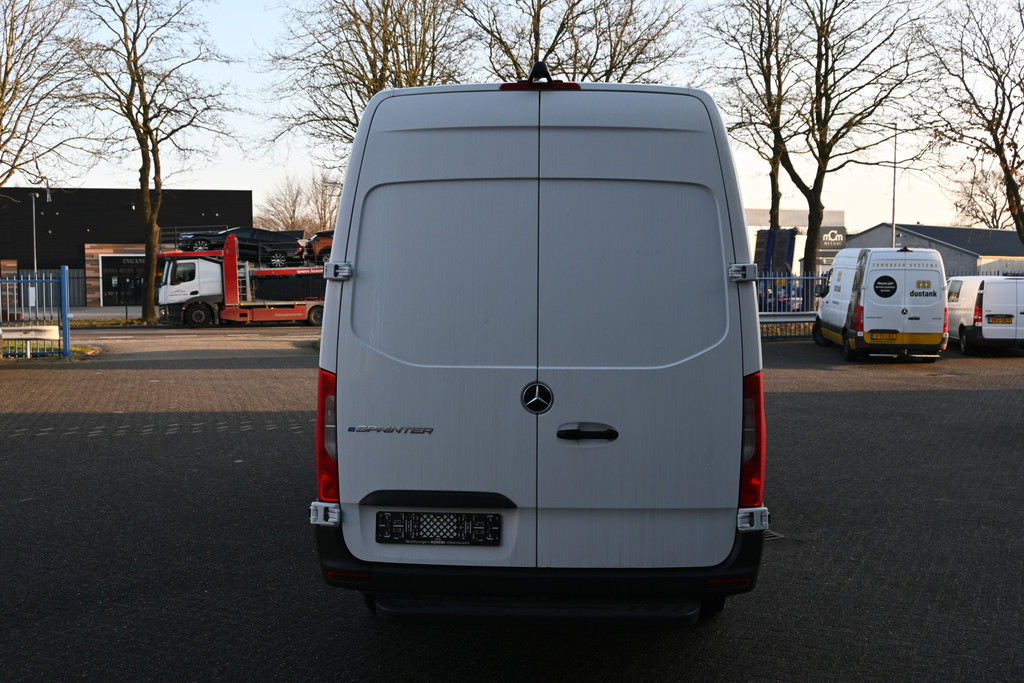 Mercedes-Benz eSprinter 10