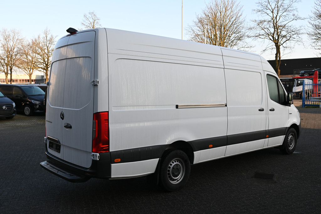 Mercedes-Benz eSprinter 2