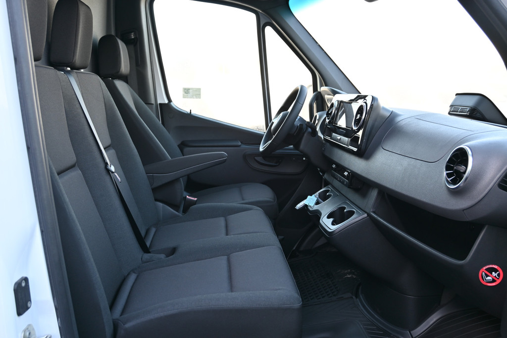 Mercedes-Benz eSprinter 10