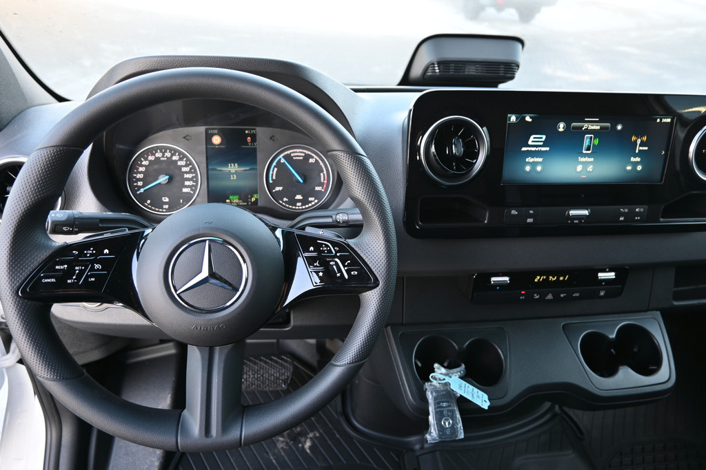 Mercedes-Benz eSprinter 11