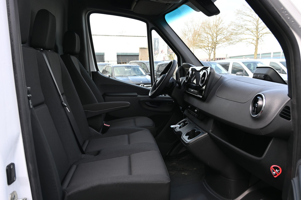 Mercedes-Benz eSprinter 16