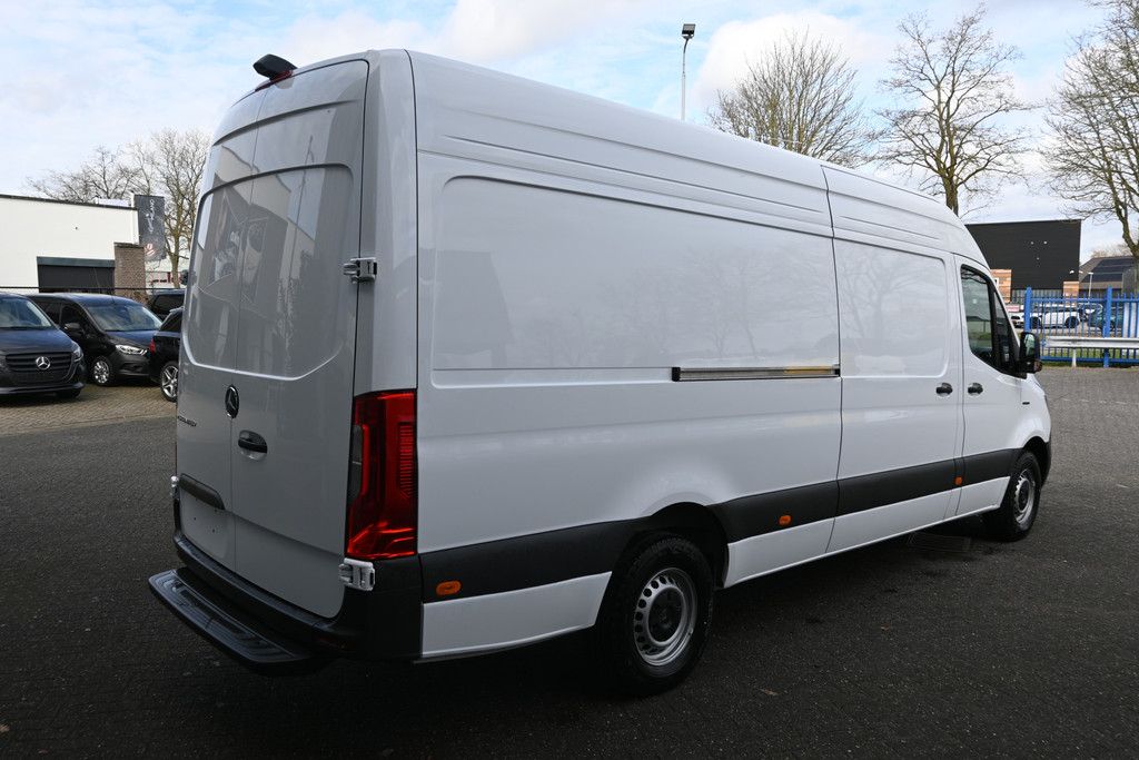 Mercedes-Benz eSprinter 3