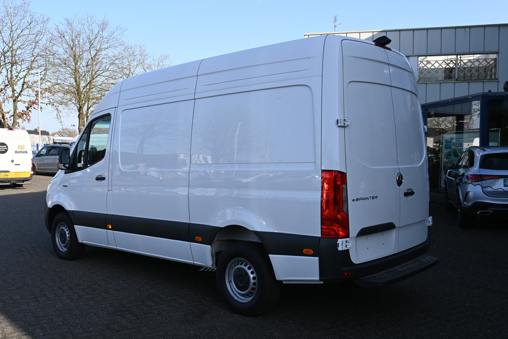 Mercedes-Benz eSprinter 10