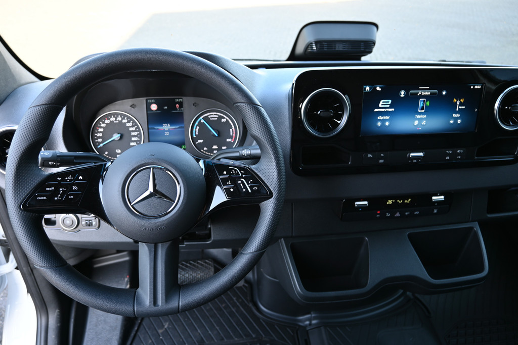 Mercedes-Benz eSprinter 11