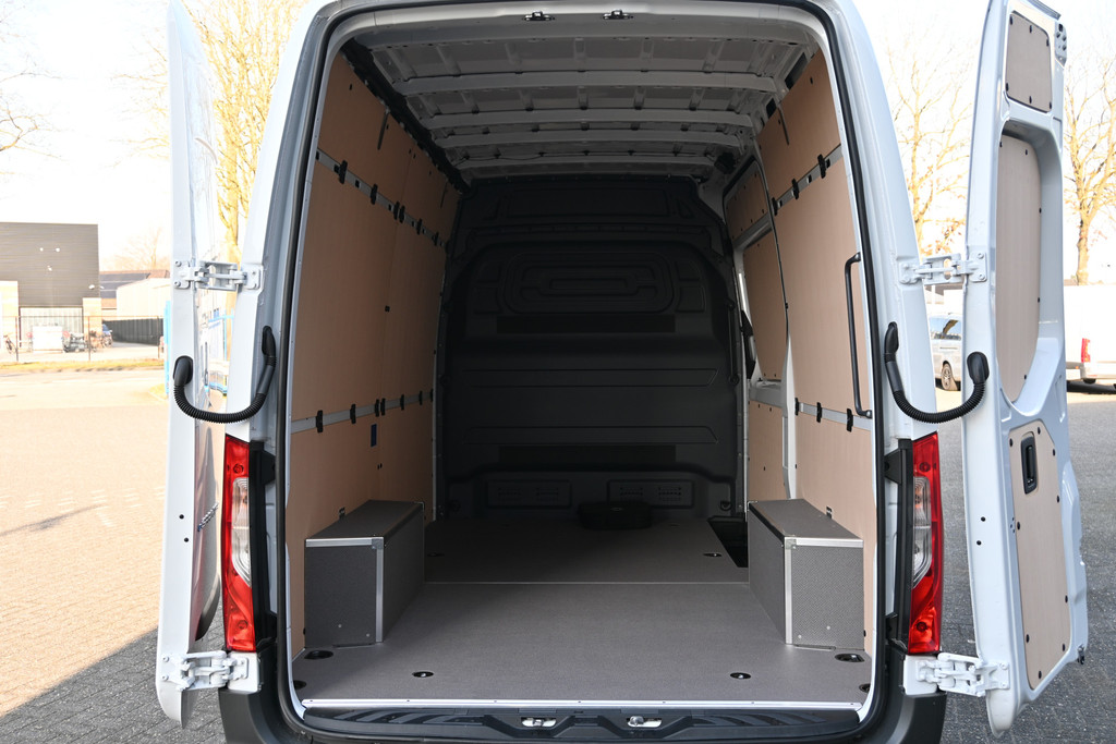 Mercedes-Benz eSprinter 9