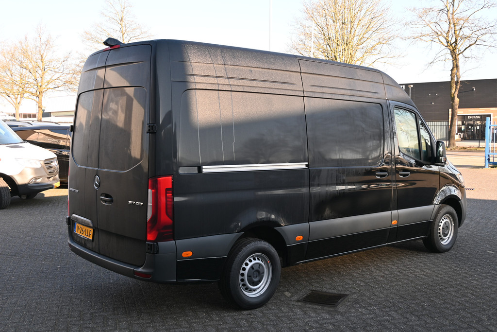 Mercedes-Benz Sprinter 2