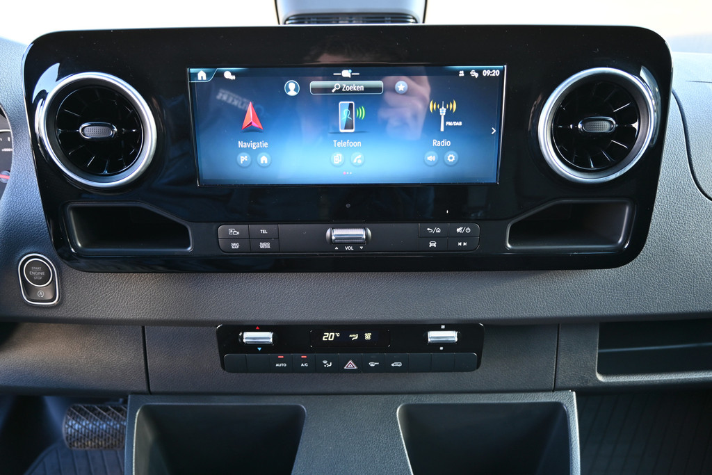 Mercedes-Benz Sprinter 4