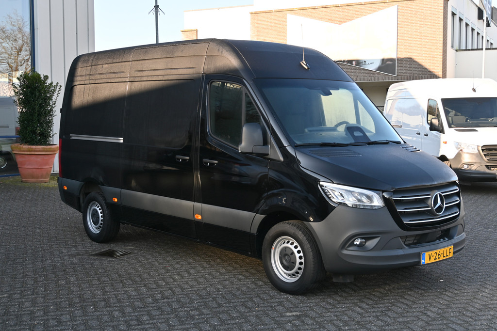Mercedes-Benz Sprinter 8