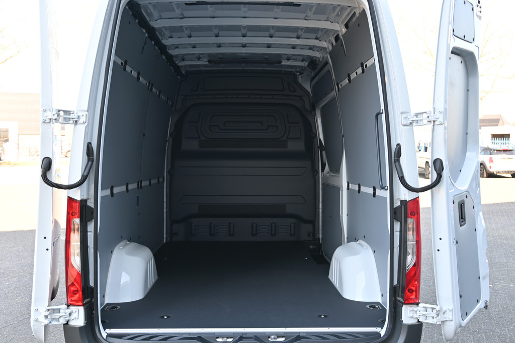 Mercedes-Benz eSprinter 10