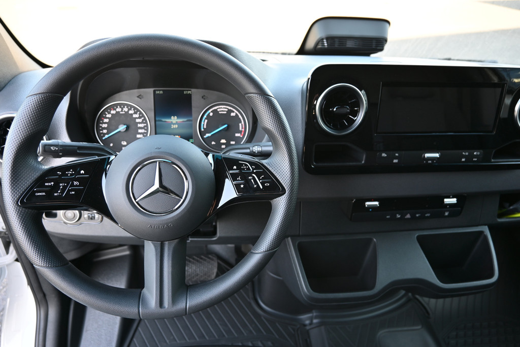 Mercedes-Benz eSprinter 12