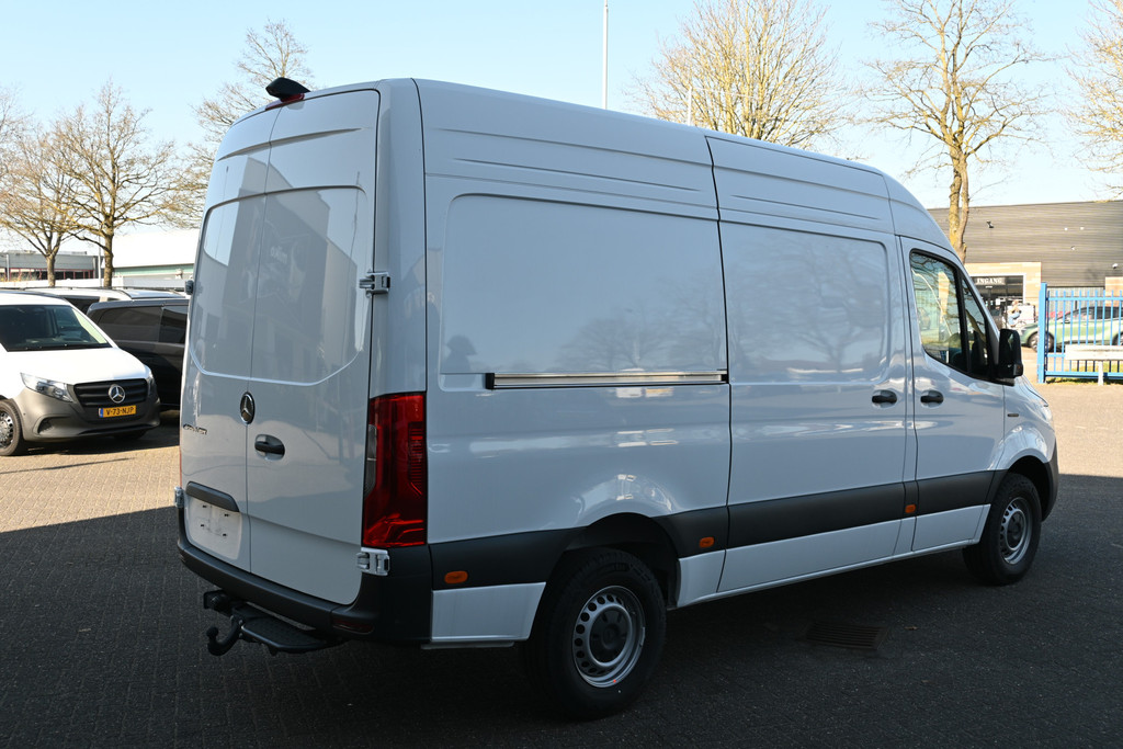 Mercedes-Benz eSprinter 2