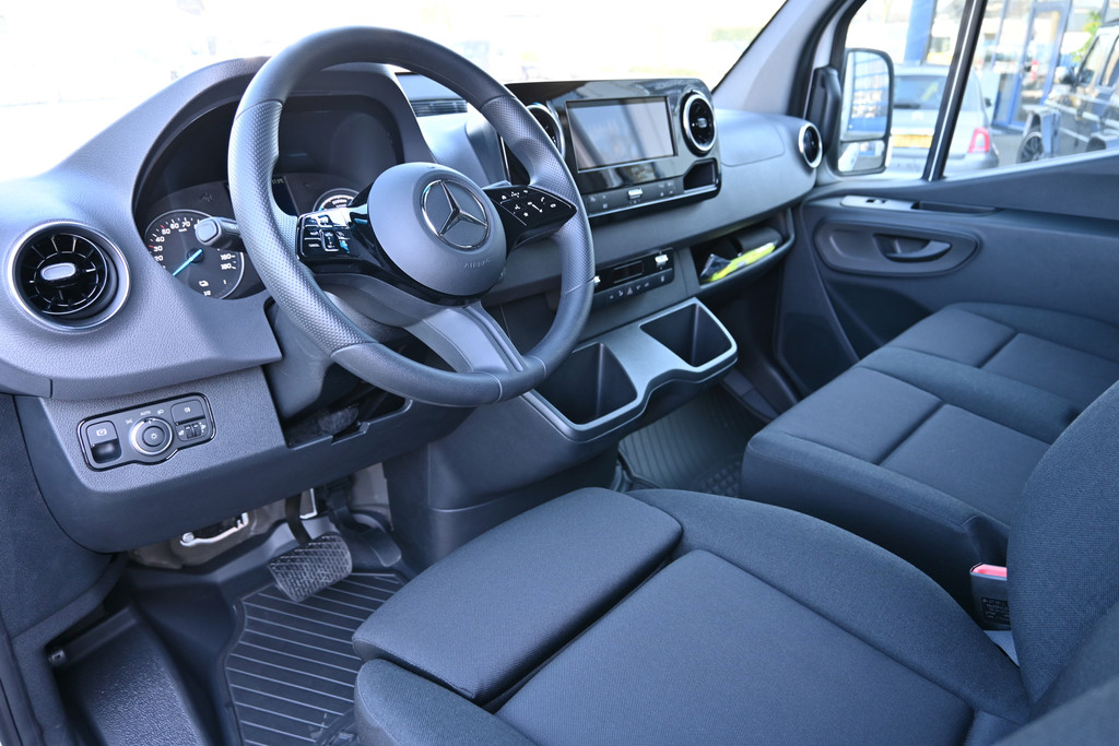 Mercedes-Benz eSprinter 3