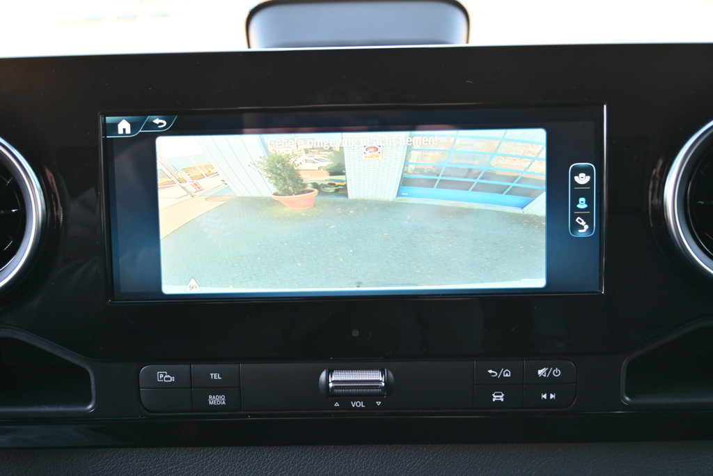 Mercedes-Benz eSprinter 5