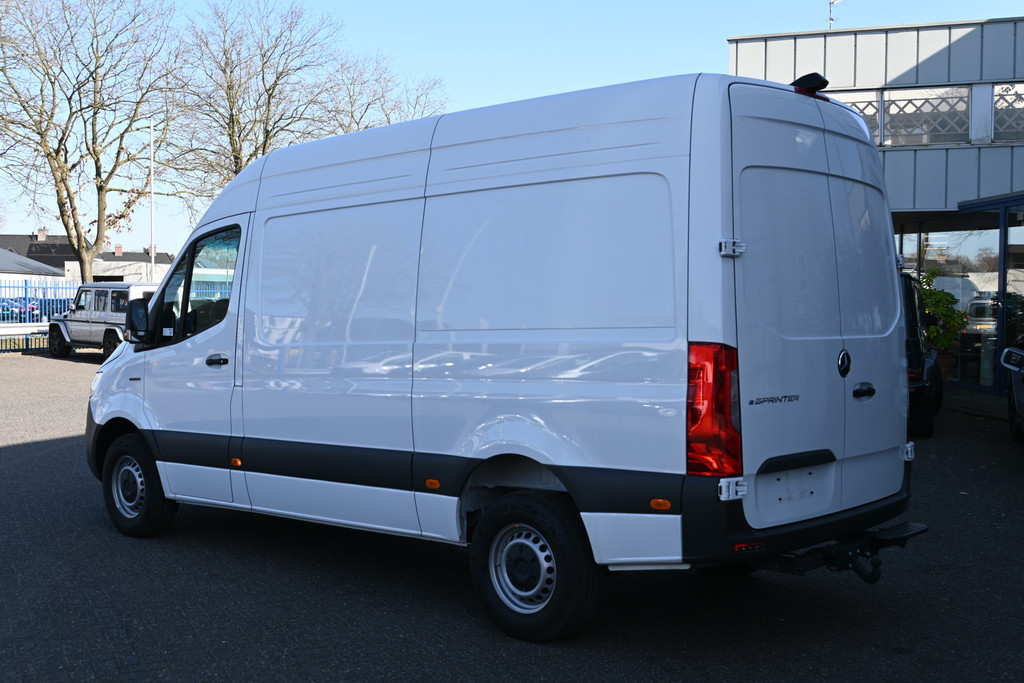 Mercedes-Benz eSprinter 8