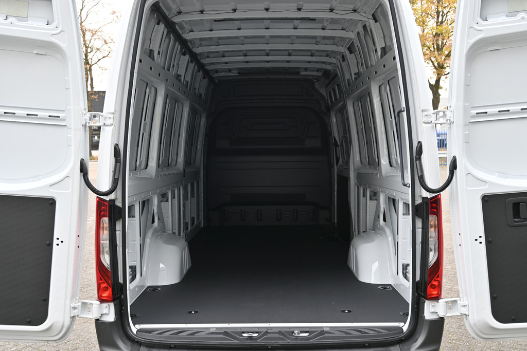 Mercedes-Benz eSprinter 10