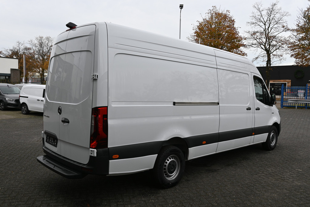 Mercedes-Benz eSprinter 2
