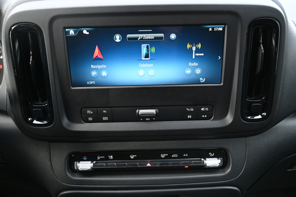 Mercedes-Benz Vito 4