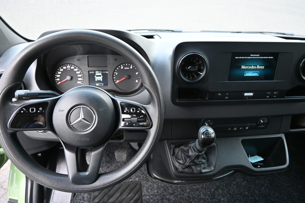 Mercedes-Benz Sprinter 13