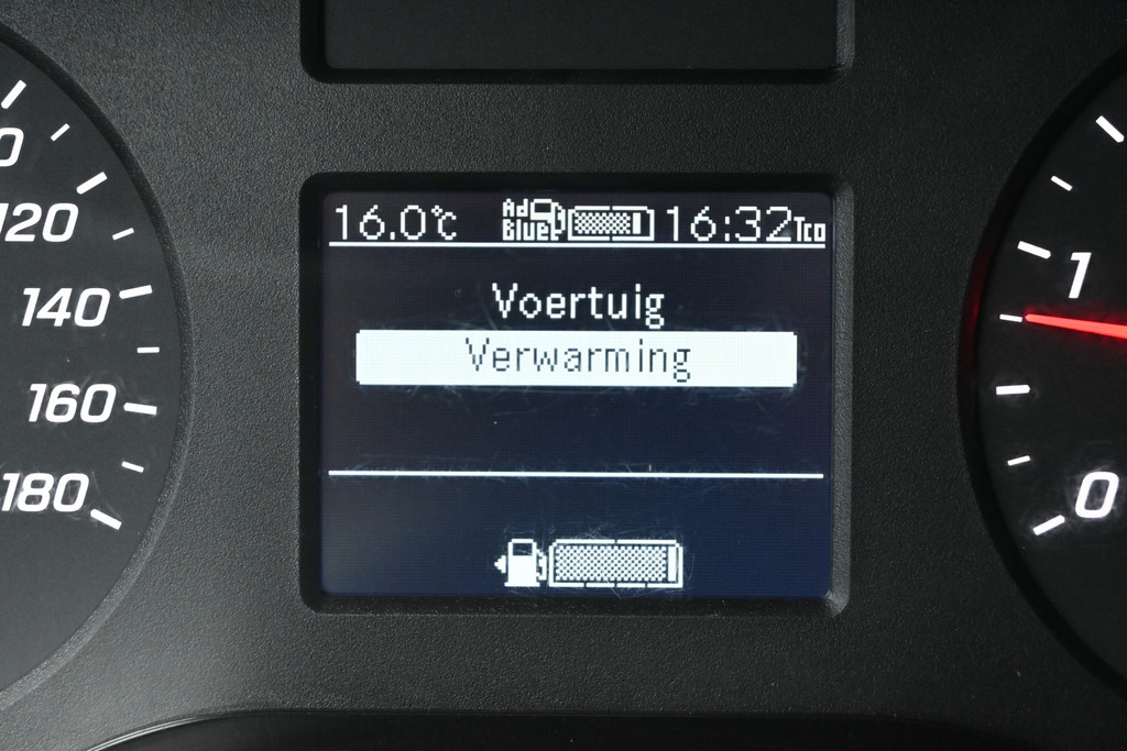 Mercedes-Benz Sprinter 14