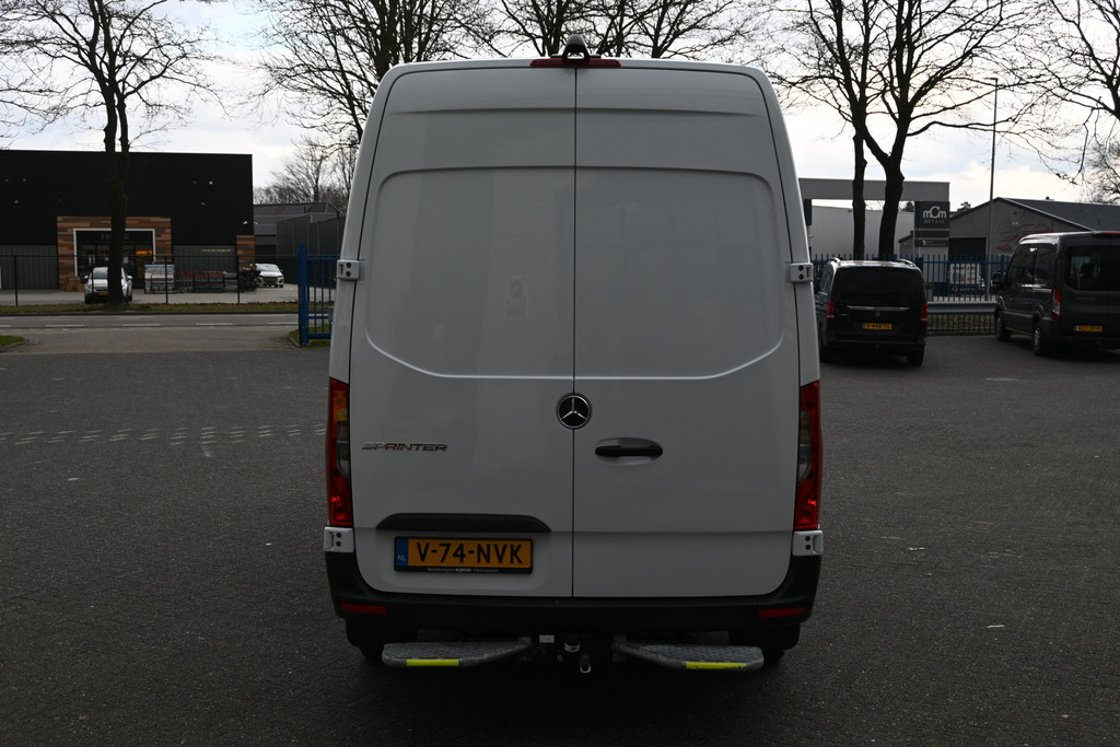 Mercedes-Benz Sprinter 10