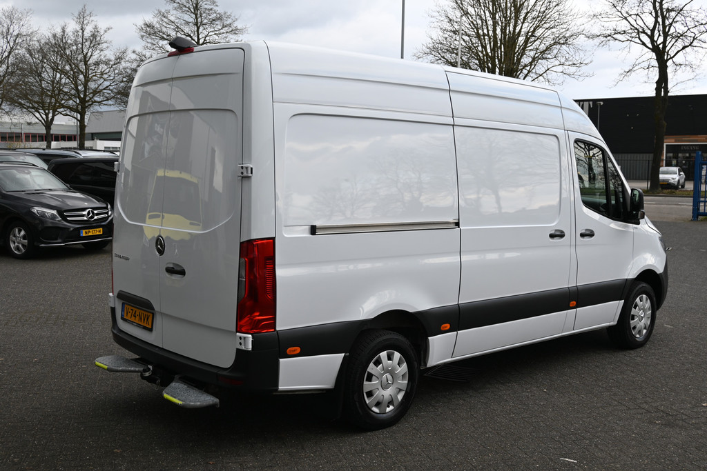 Mercedes-Benz Sprinter 2