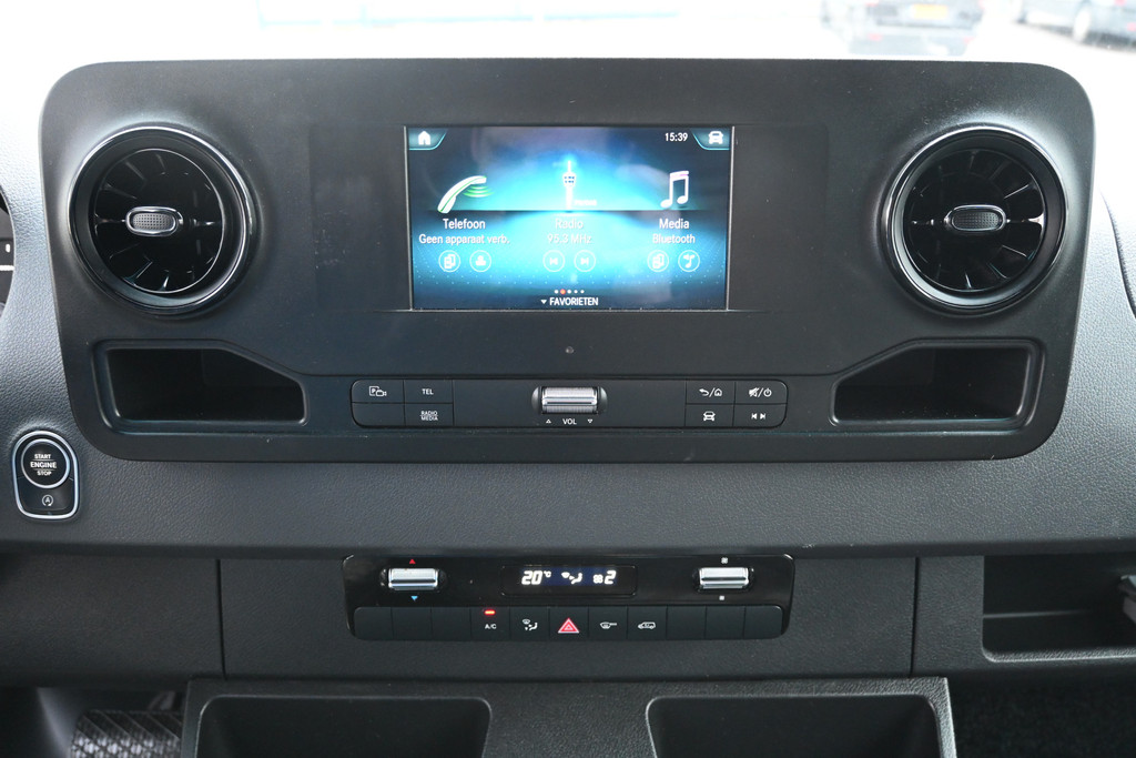 Mercedes-Benz Sprinter 4