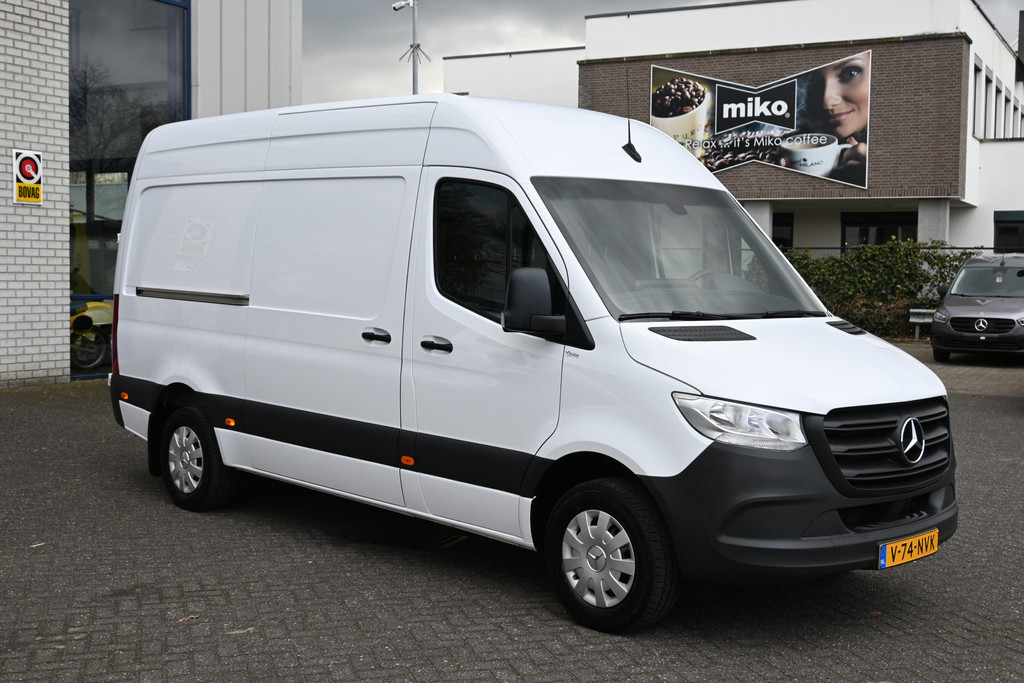 Mercedes-Benz Sprinter 8