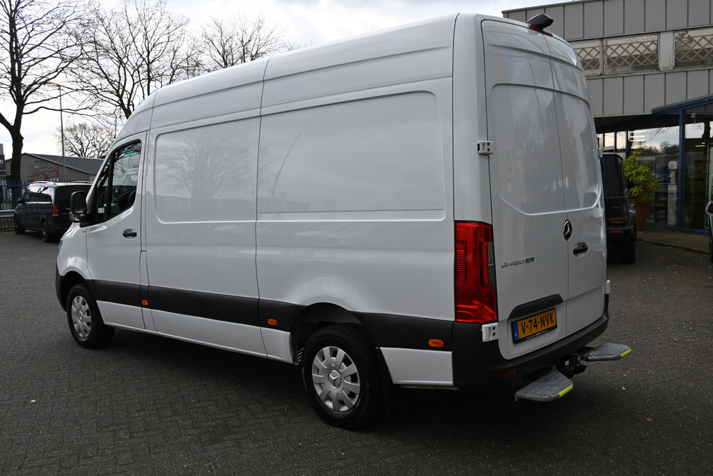 Mercedes-Benz Sprinter 9