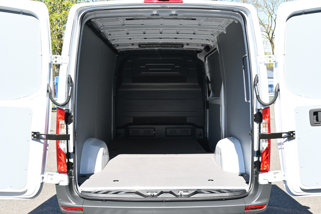 Mercedes-Benz eSprinter 10