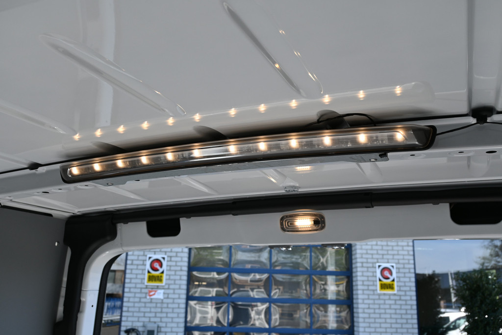 Mercedes-Benz eSprinter 11